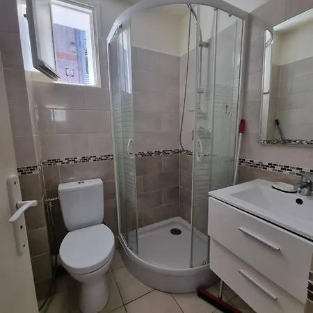 Appart En 1er Etage A 120m De La Daire